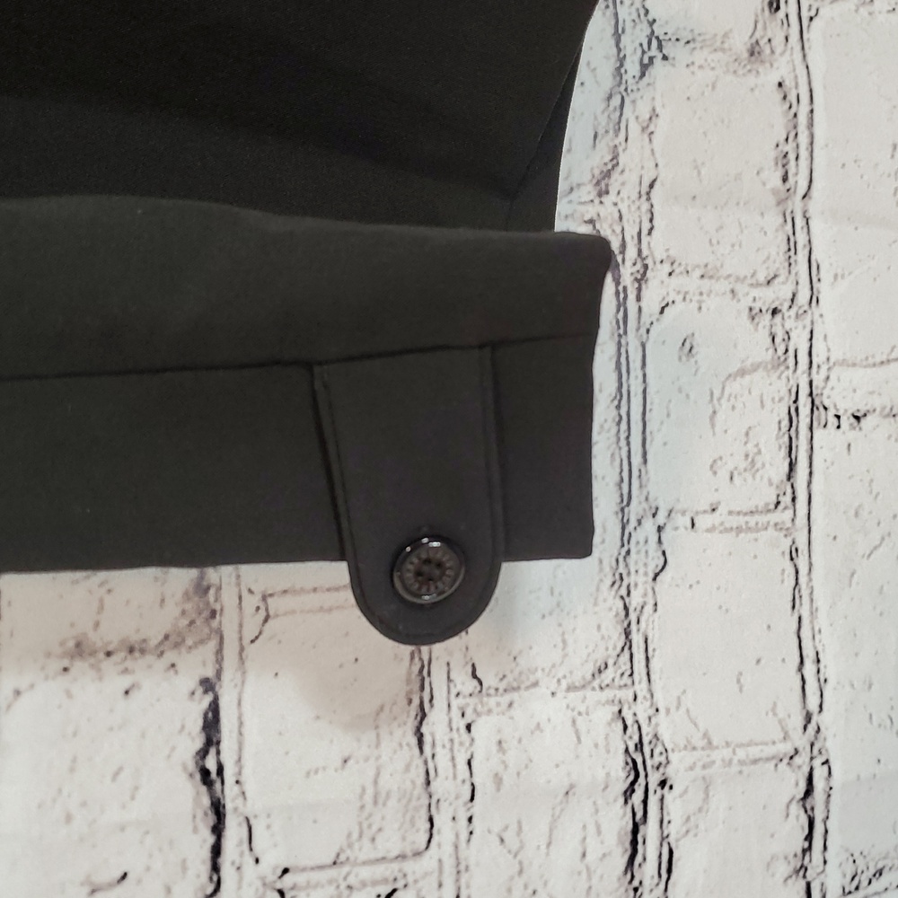 Guess Black Cropped Dress Pants with Button Detail Size 28 NWT - Picture 3 of 10